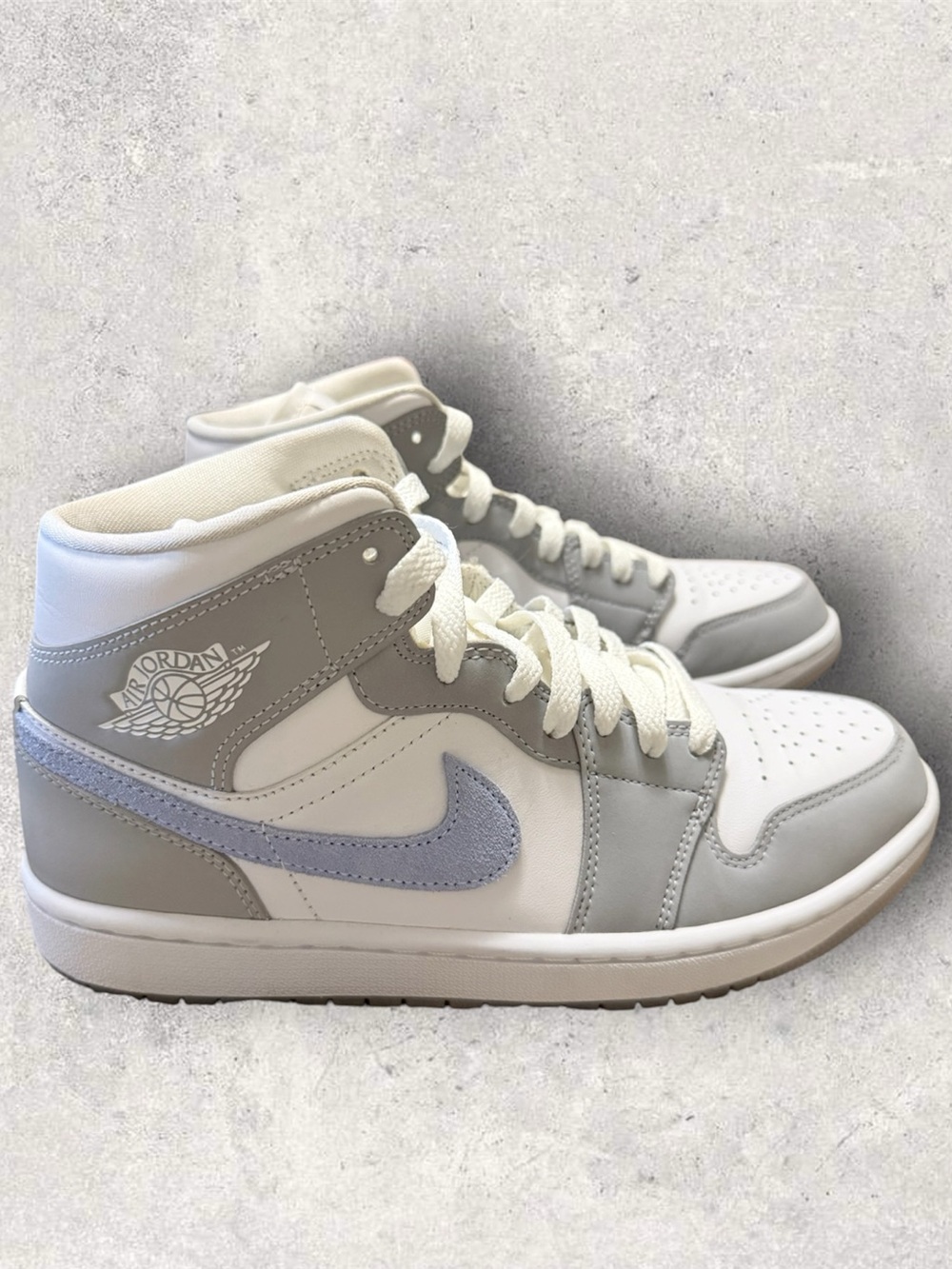 Nike Air Jordan 1 Mid Women’s Size 8 White/Wolf Grey/Aluminum BQ6472-105